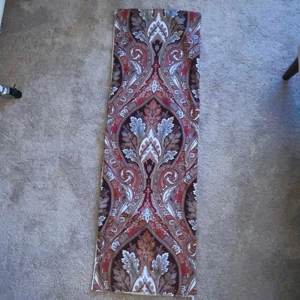 Pottery Barn Paisley Medallion Table Runner Burgundy Terracotta 18x100 Lined